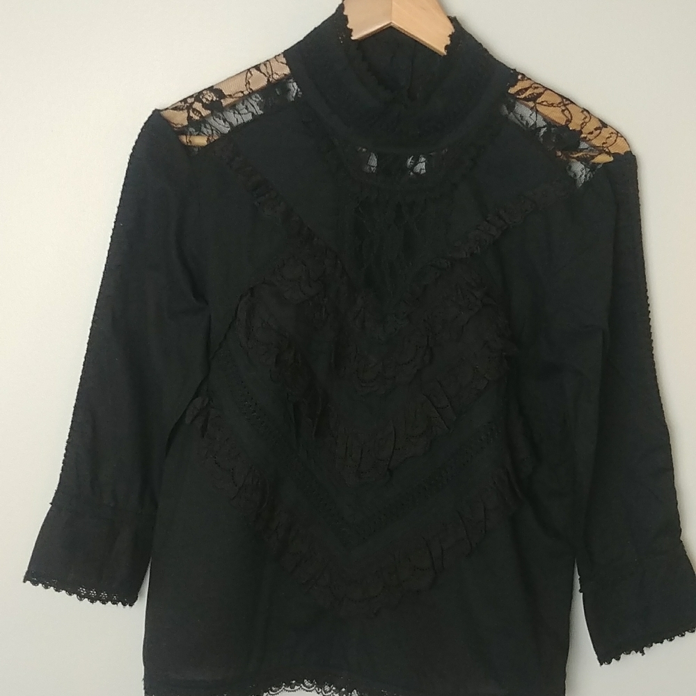 MI IT Laced Blouse With High Laced Collar With Laced Trim